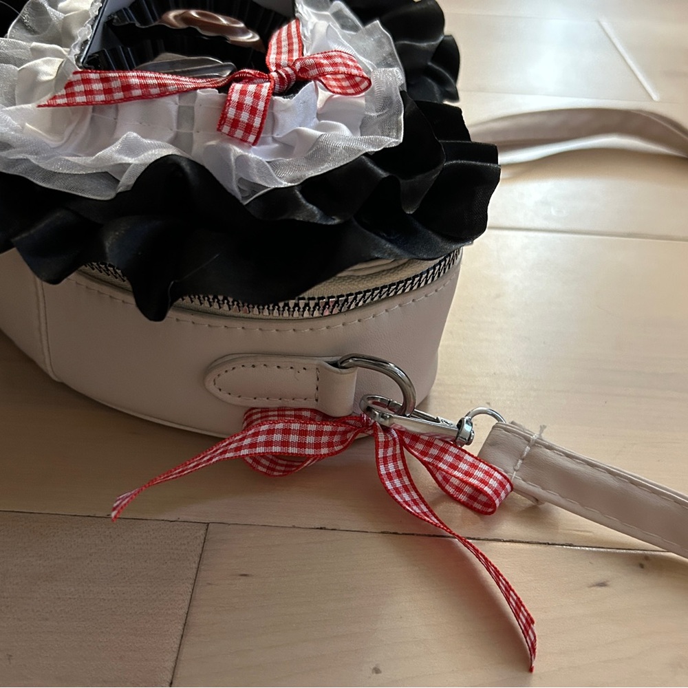 NWOT Box Of Chocolates Ruffled Crossbody Heart Purse-*Handmade - Picture 8 of 13
